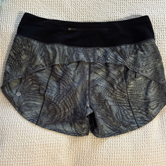 lululemon athletica Women's Speed Up Mid-Rise Shorts - Icing Blue Multi/Black - Picture 5 of 8